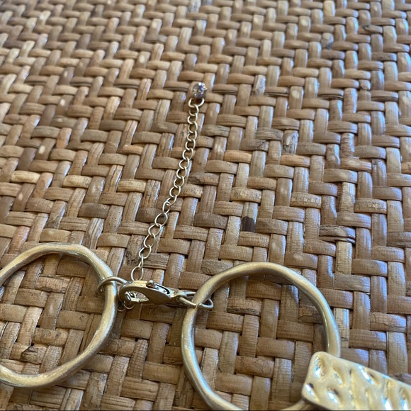 Gold Tone O-Ring Circle Necklace That Sits High on the Neckline - Picture 2 of 2